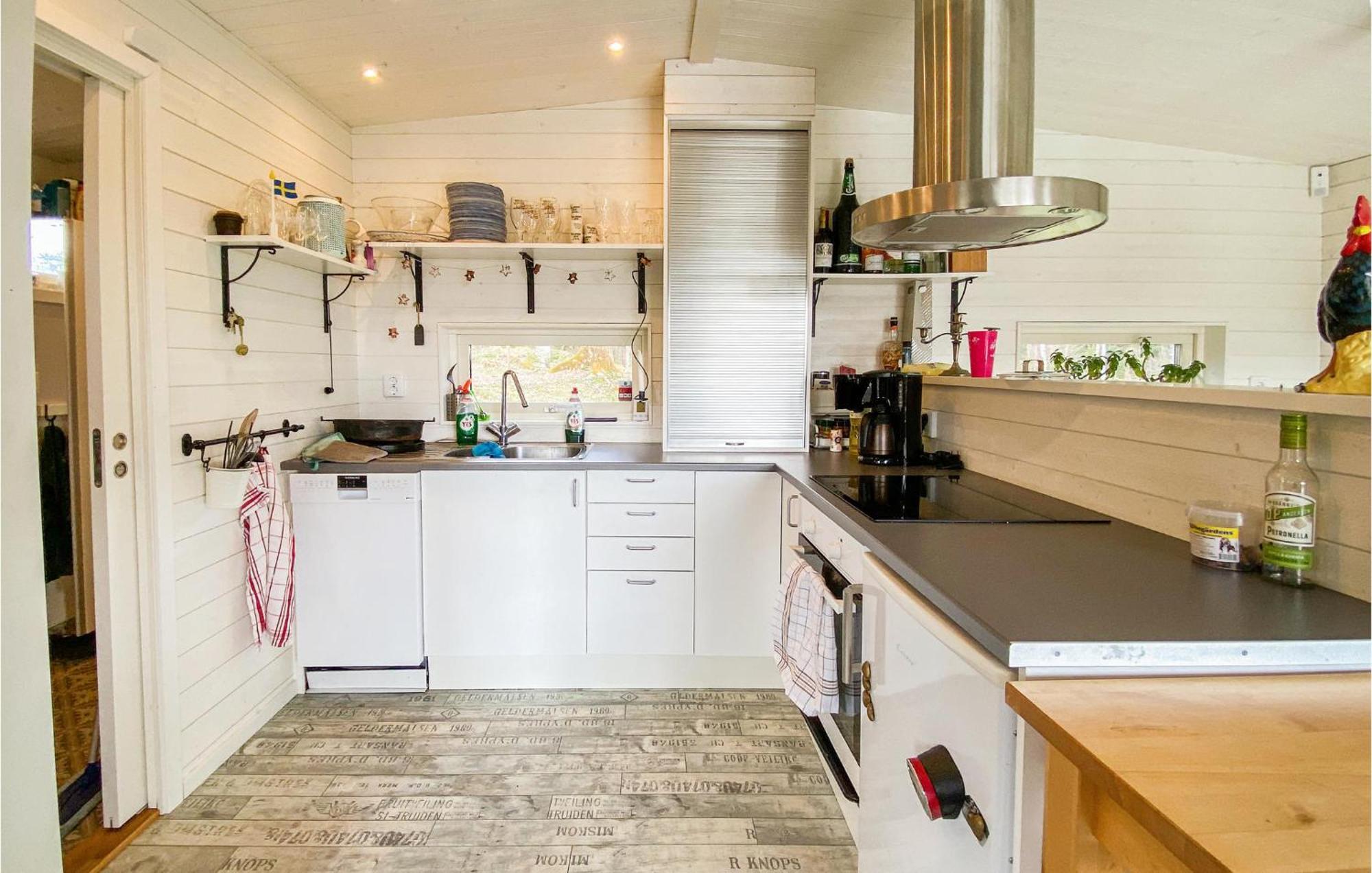 Awesome Home In Aetran With Lake View Eksteriør billede